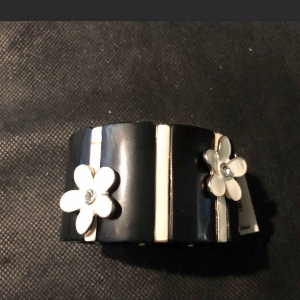 Daisy Black and White Bracelet Classic Colors Let the Sun Shine On Your Wrist